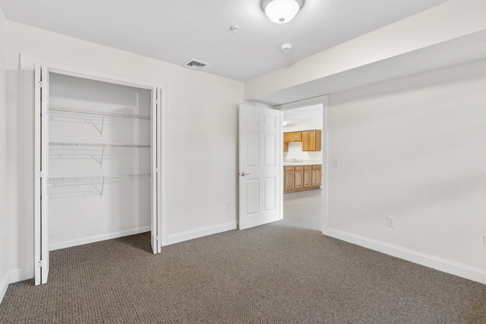 26 Greenleaves Dr # 602 Property Photo 25