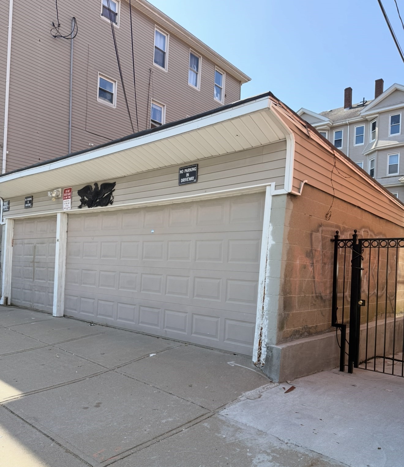 423 Division St Property Photo 2