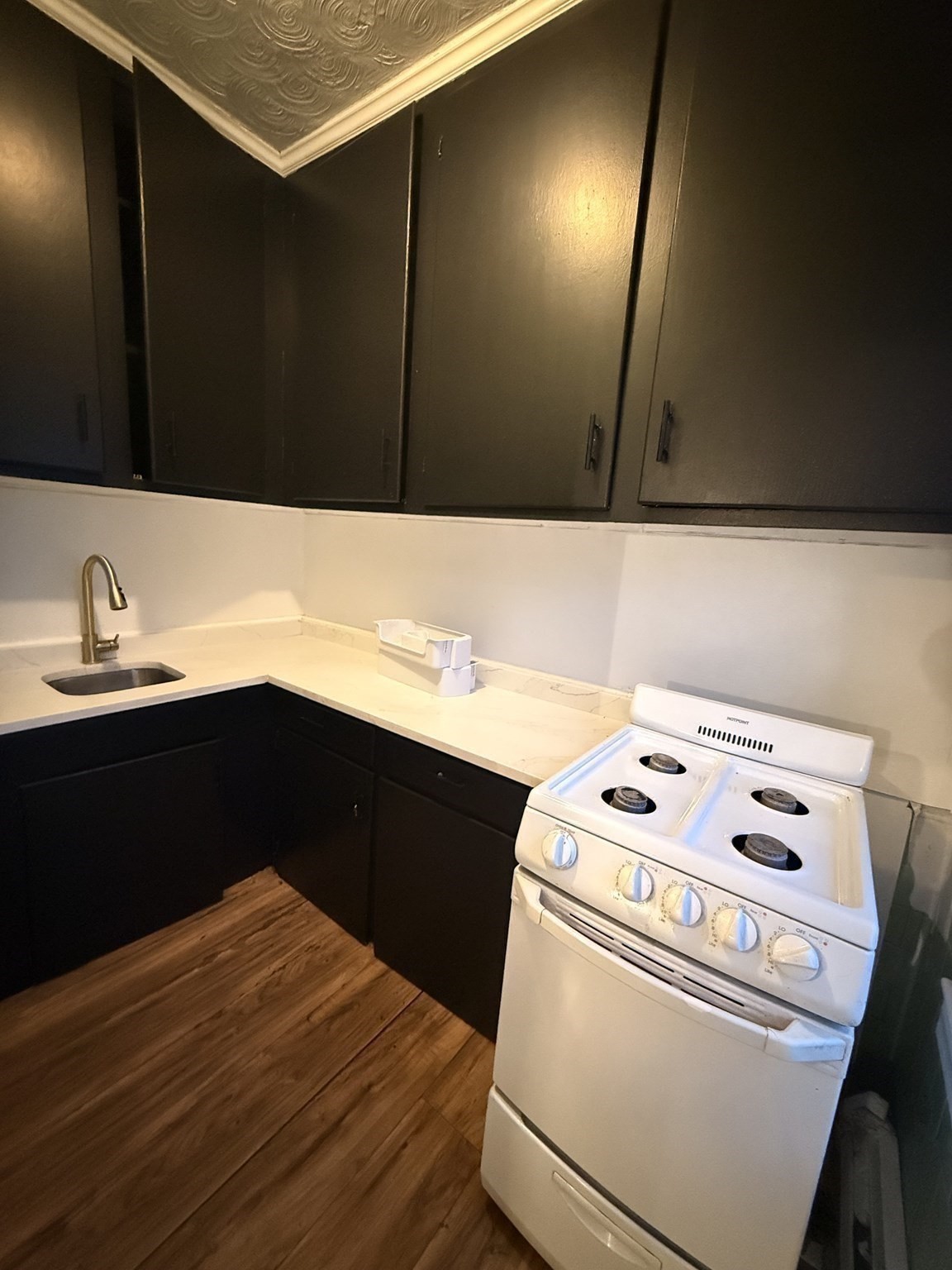 423 Division St Property Photo 6