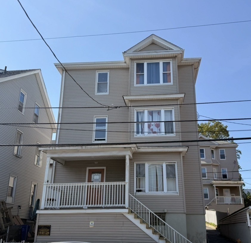 425 Division St Property Photo 1