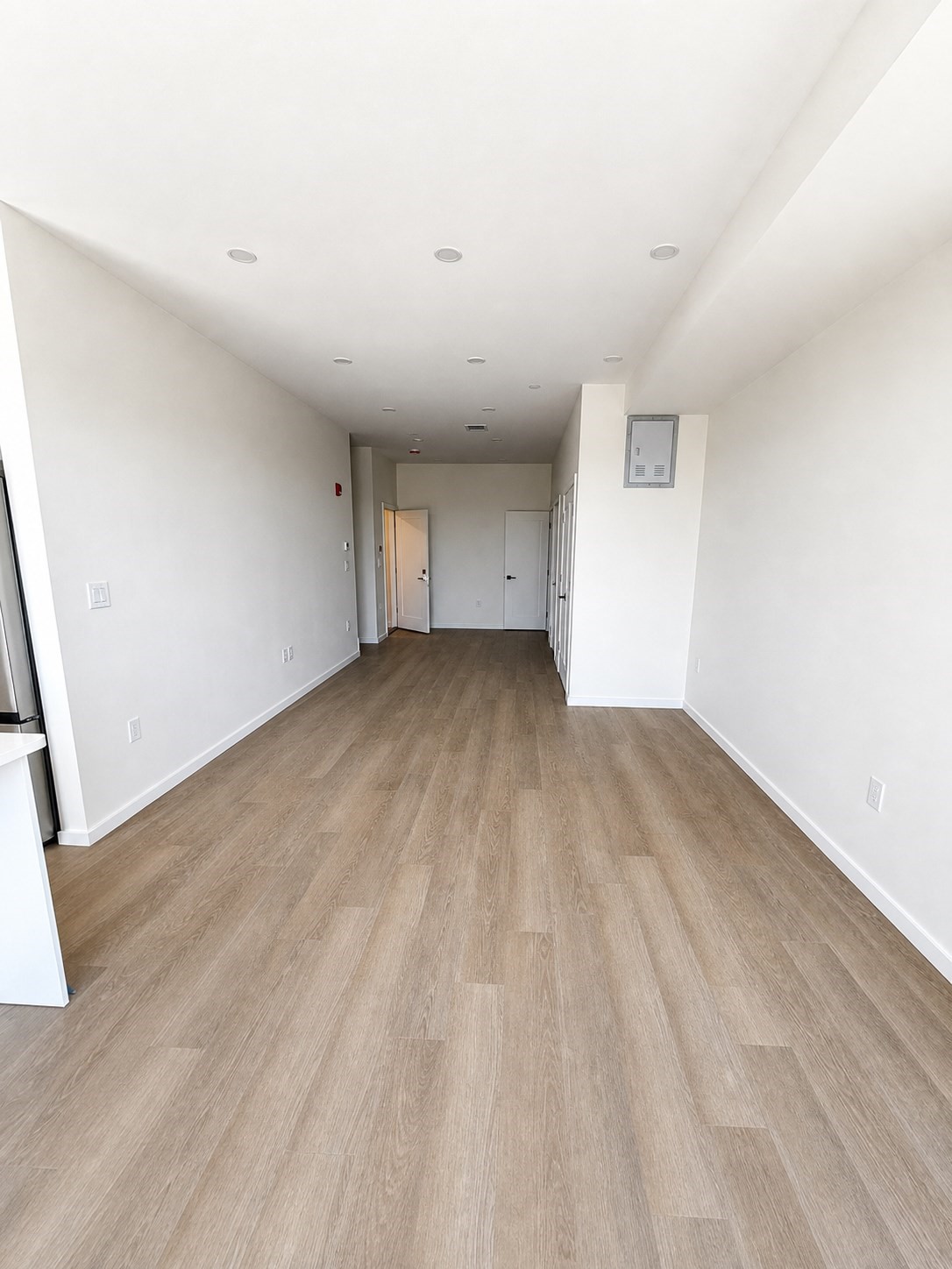 546 Saratoga St # 3r Property Photo 4