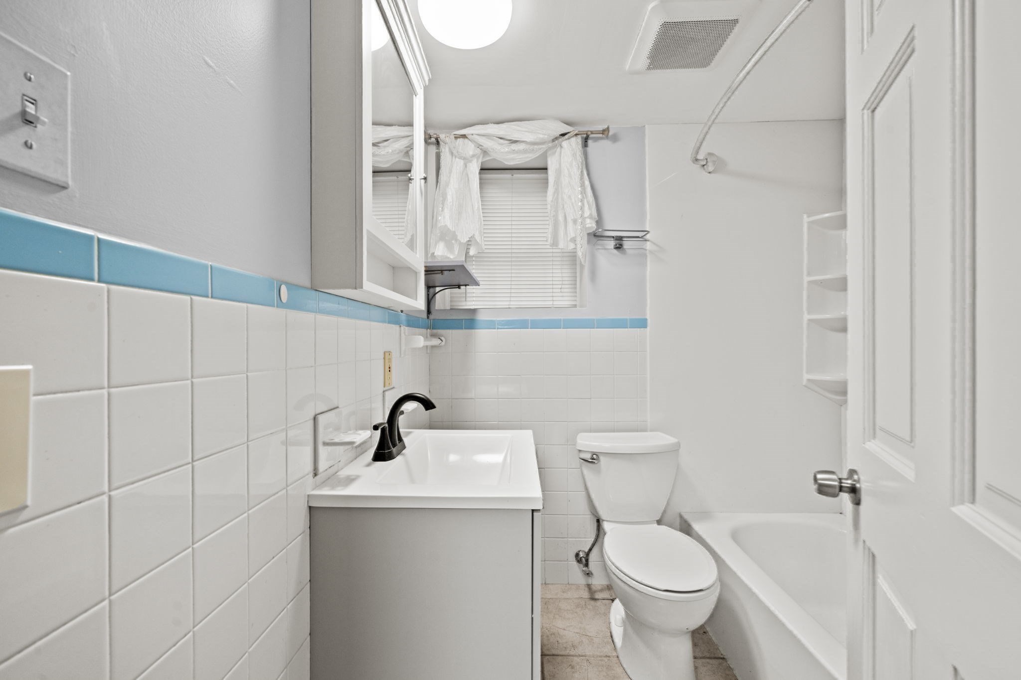 29 Hanson St # 1 Property Photo 34