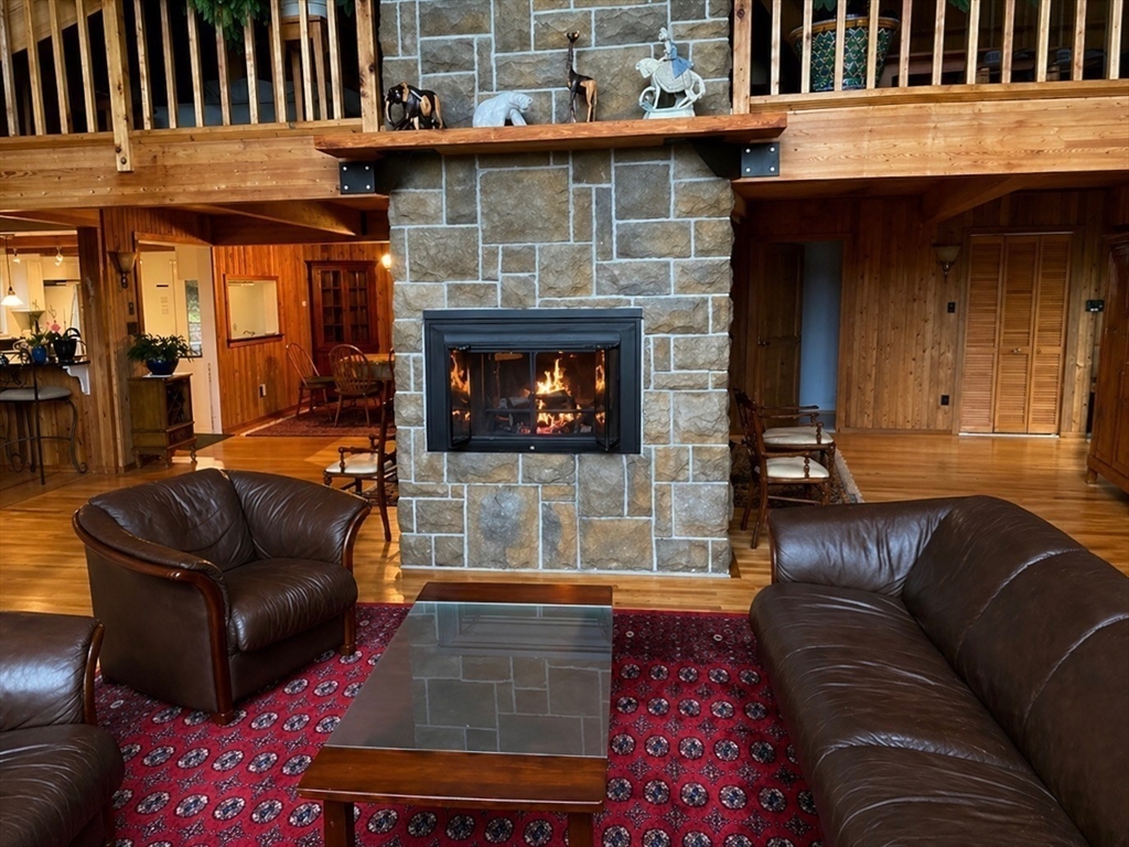 20 Crest Ln Property Photo 8