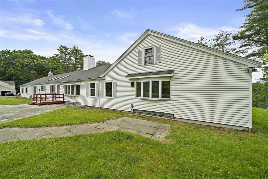 8 Conway Lane Property Photo 3