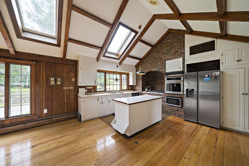 8 Conway Lane Property Photo 5