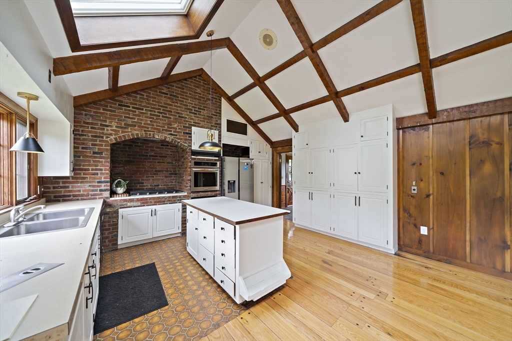 8 Conway Lane Property Photo 6