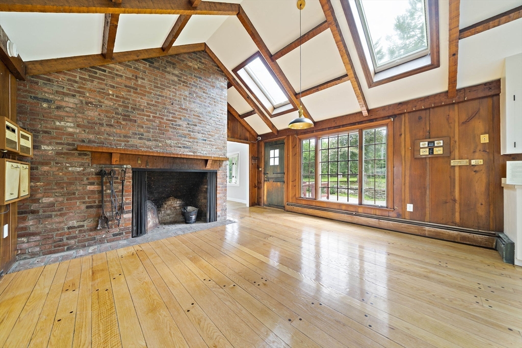 8 Conway Lane Property Photo 8