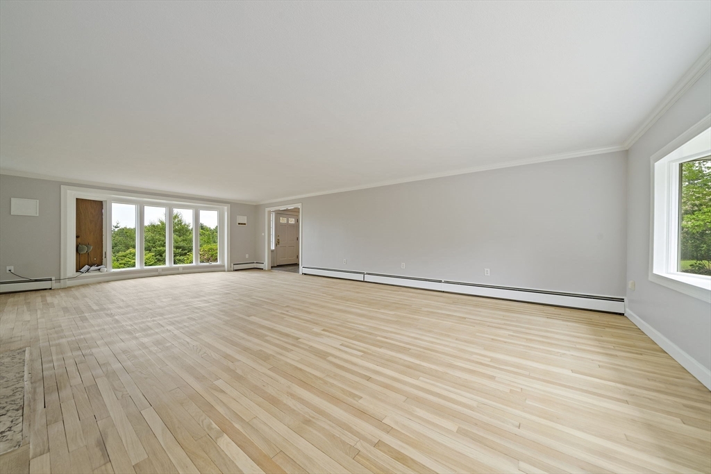 8 Conway Lane Property Photo 10