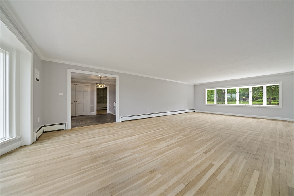8 Conway Lane Property Photo 11