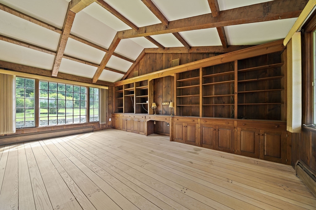 8 Conway Lane Property Photo 14