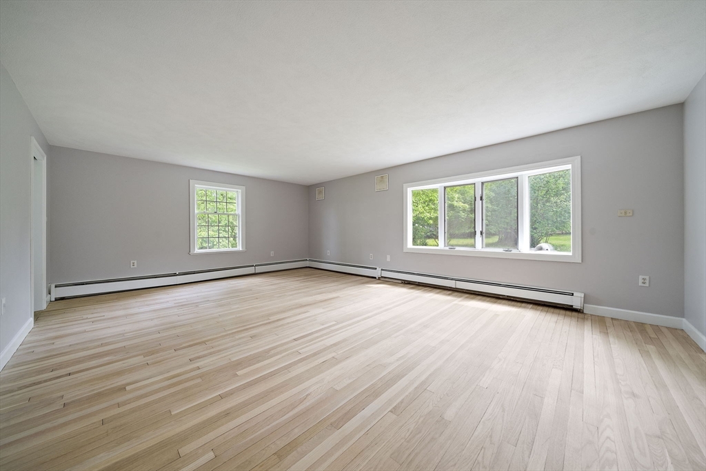 8 Conway Lane Property Photo 16