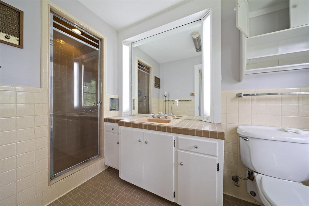 8 Conway Lane Property Photo 19