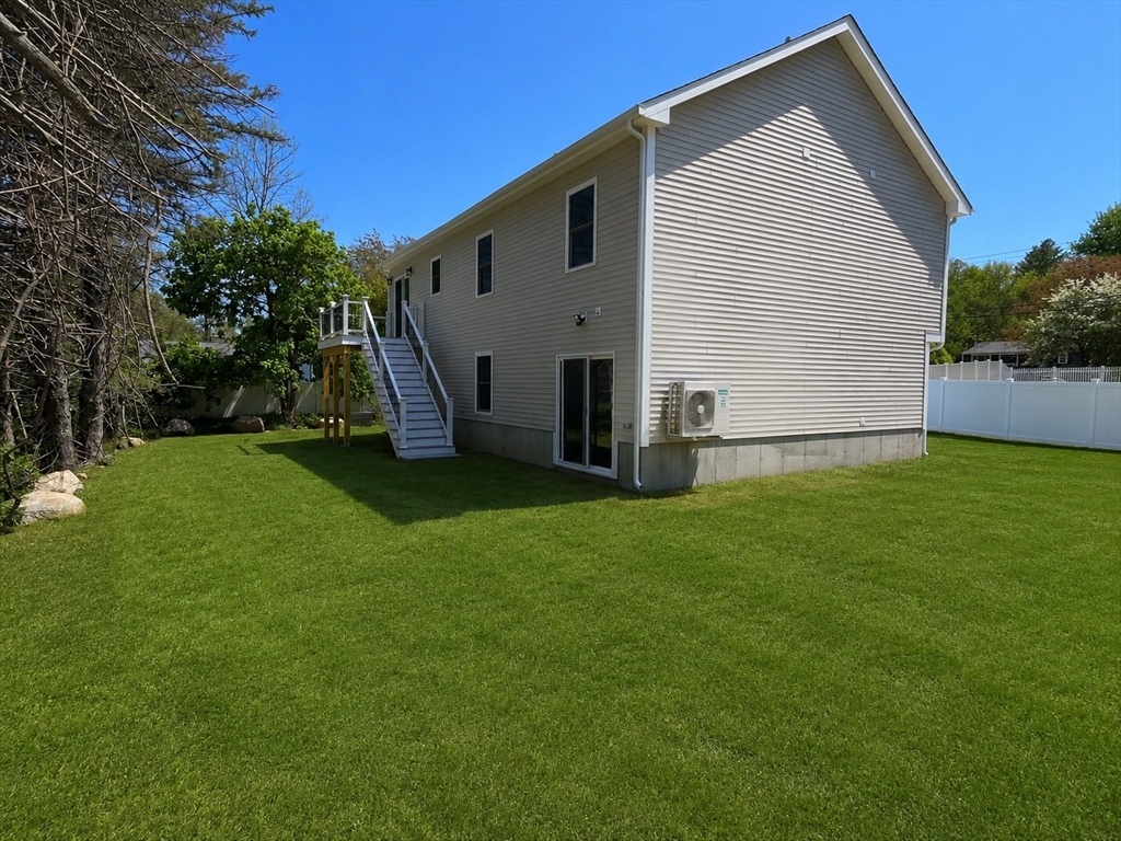 272 S Main St Property Photo 3