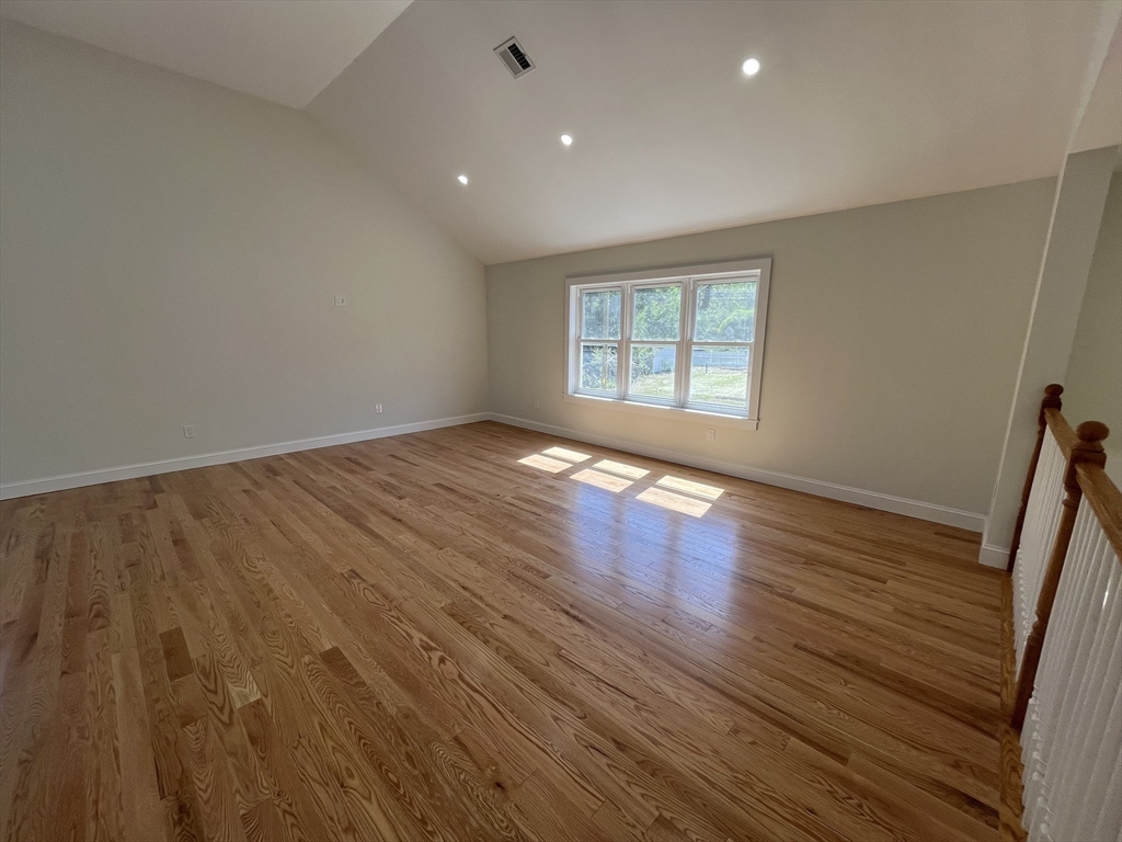 272 S Main St Property Photo 8