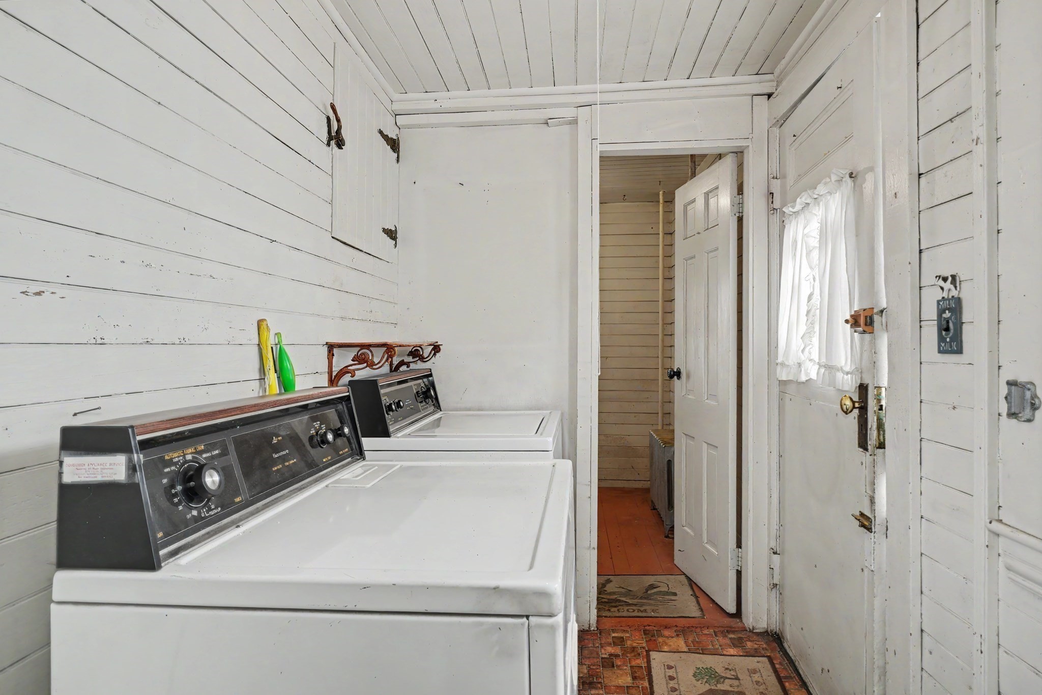 291 Brighton St Property Photo 17
