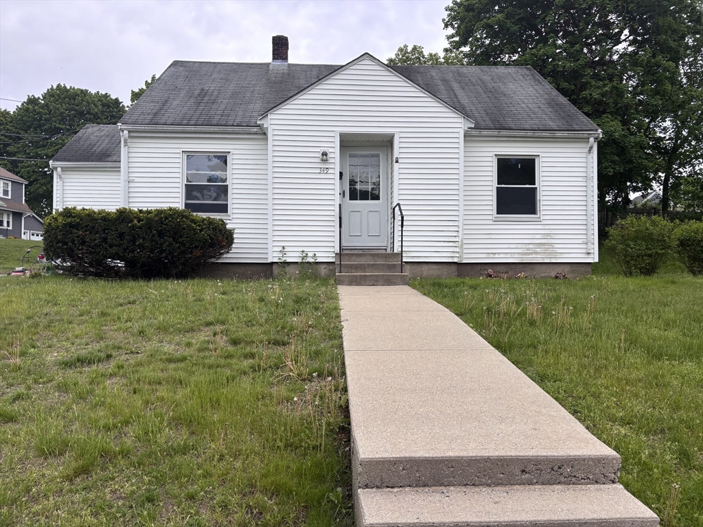 349 Oak St Property Photo 1