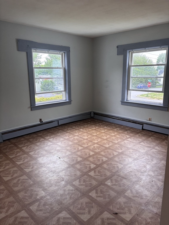 349 Oak St Property Photo 6