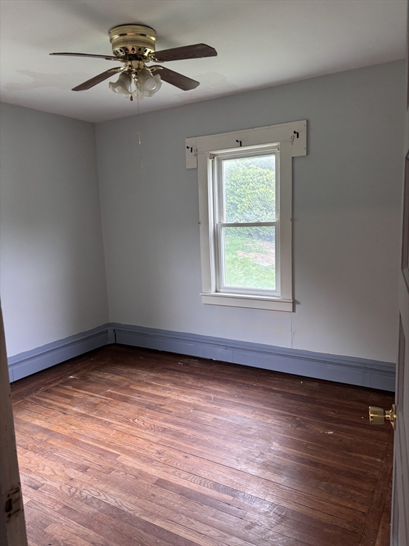 349 Oak St Property Photo 10