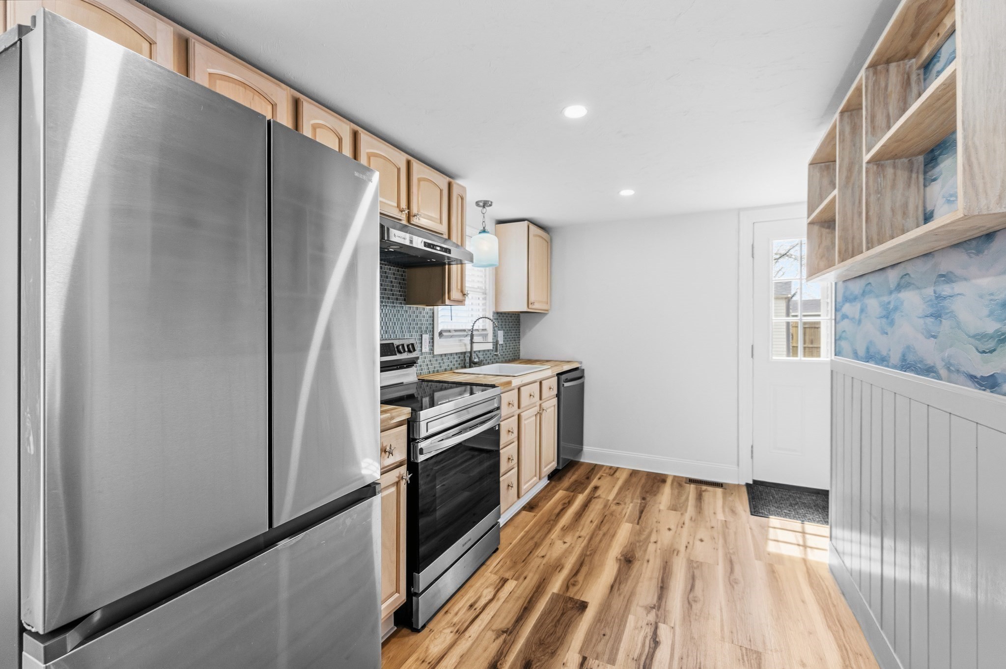8 Cottage St Property Photo 5