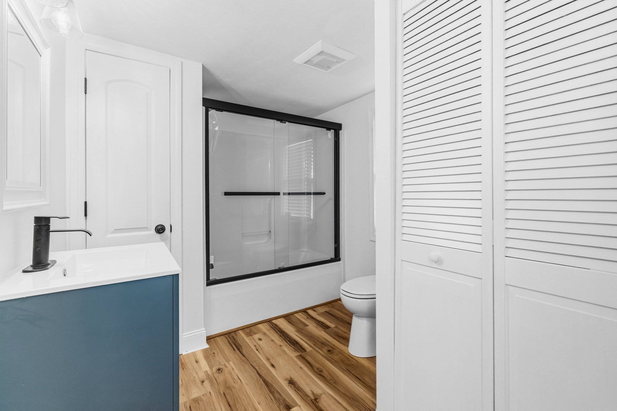 8 Cottage St Property Photo 11
