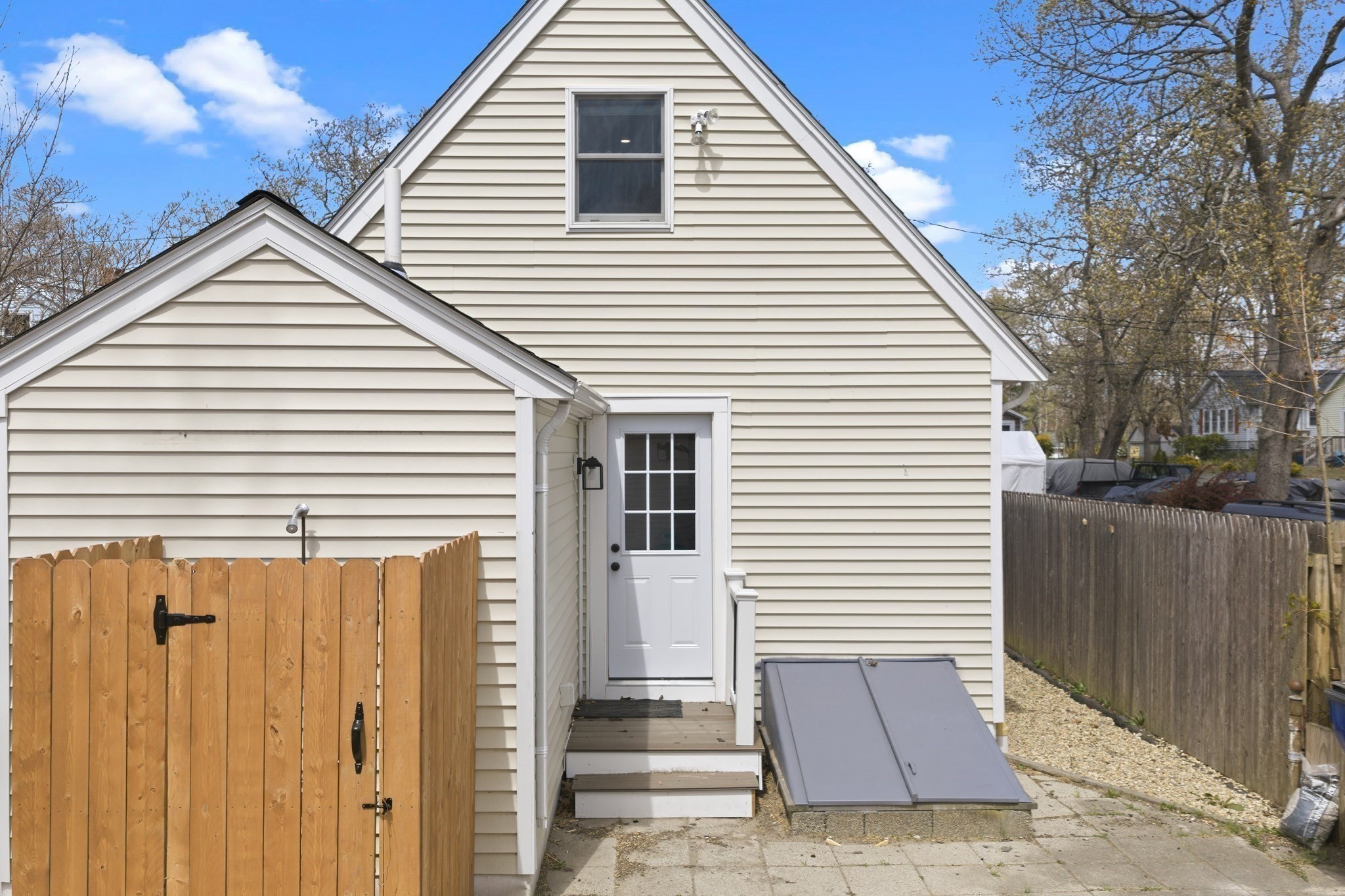 8 Cottage St Property Photo 26