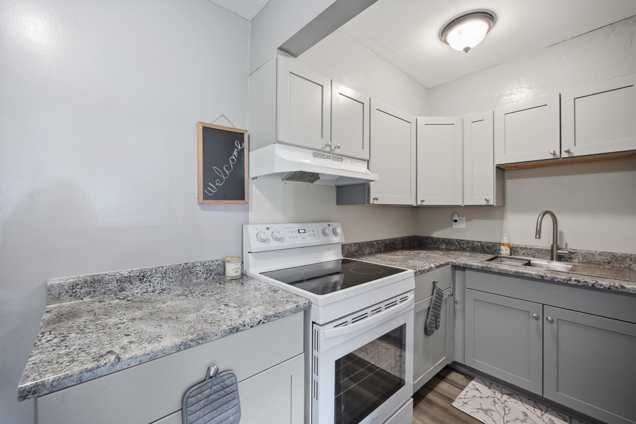 16 Arizona Ter # 2 Property Photo 2
