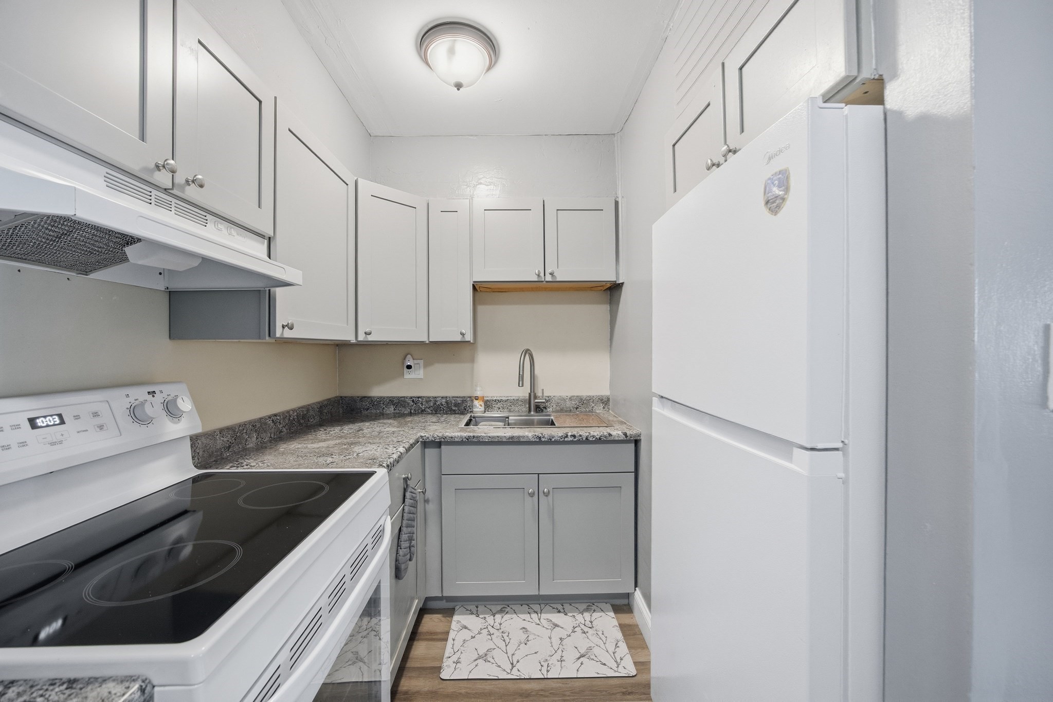16 Arizona Ter # 2 Property Photo 3