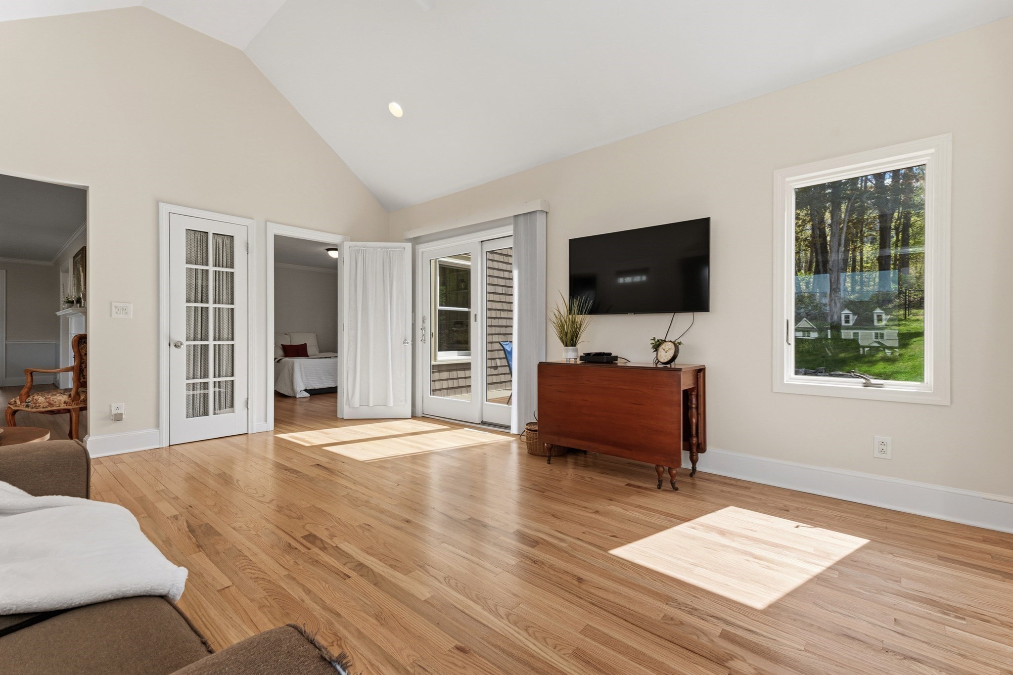 122 Deerfoot Rd Property Photo 8