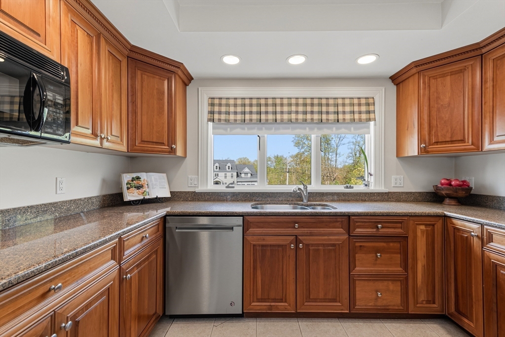 122 Deerfoot Rd Property Photo 10