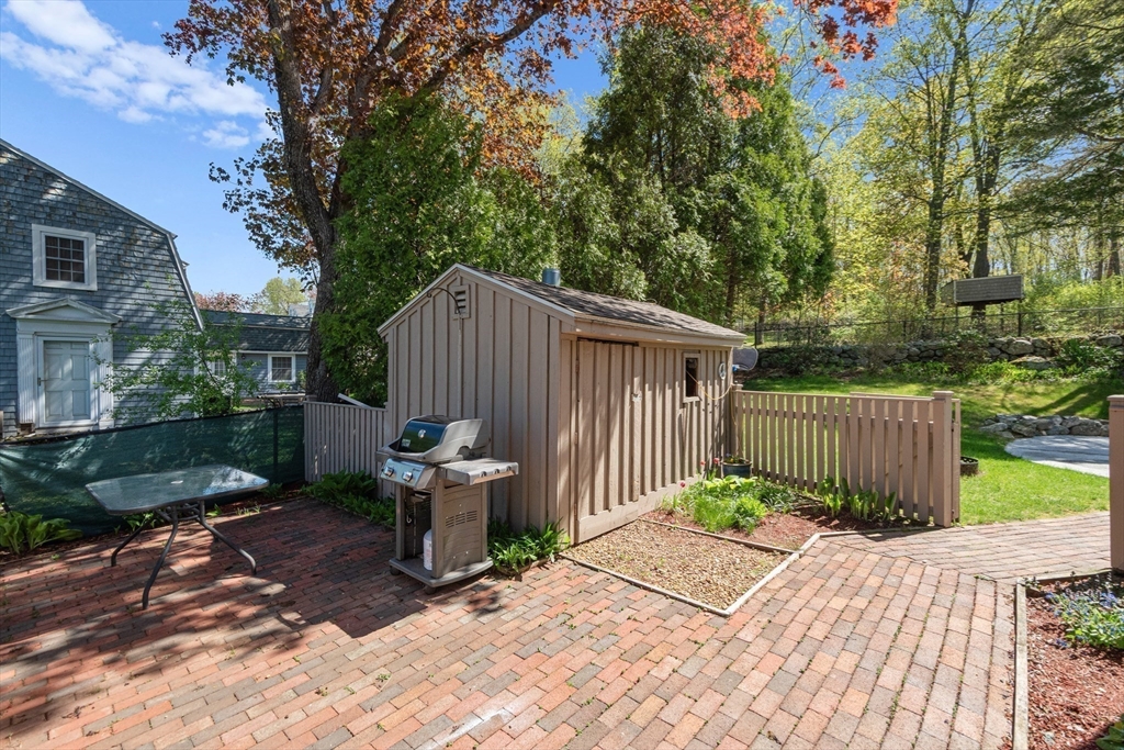 122 Deerfoot Rd Property Photo 14