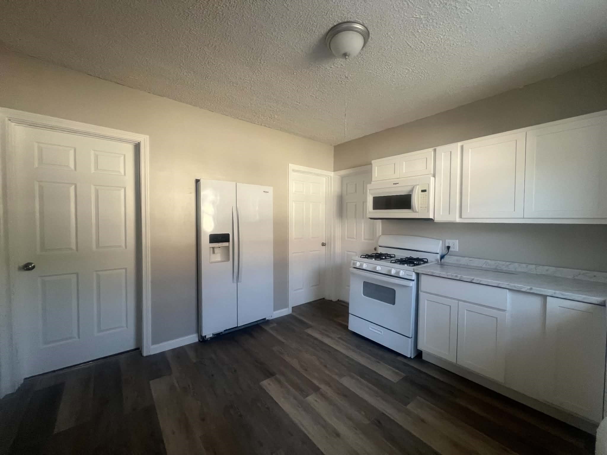 1276 Page Blvd Property Photo 2