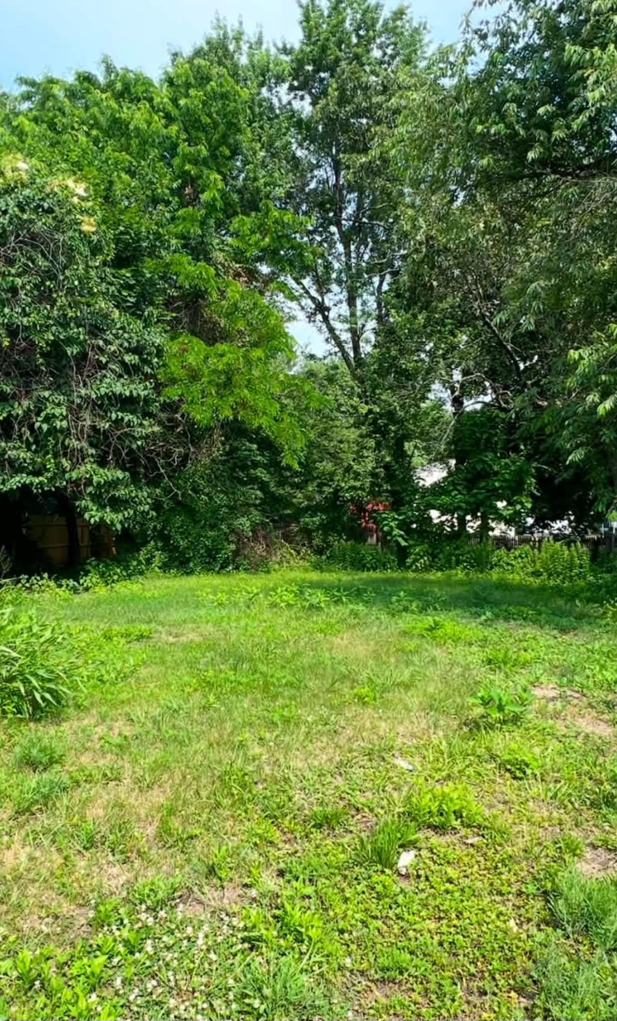 1276 Page Blvd Property Photo 4