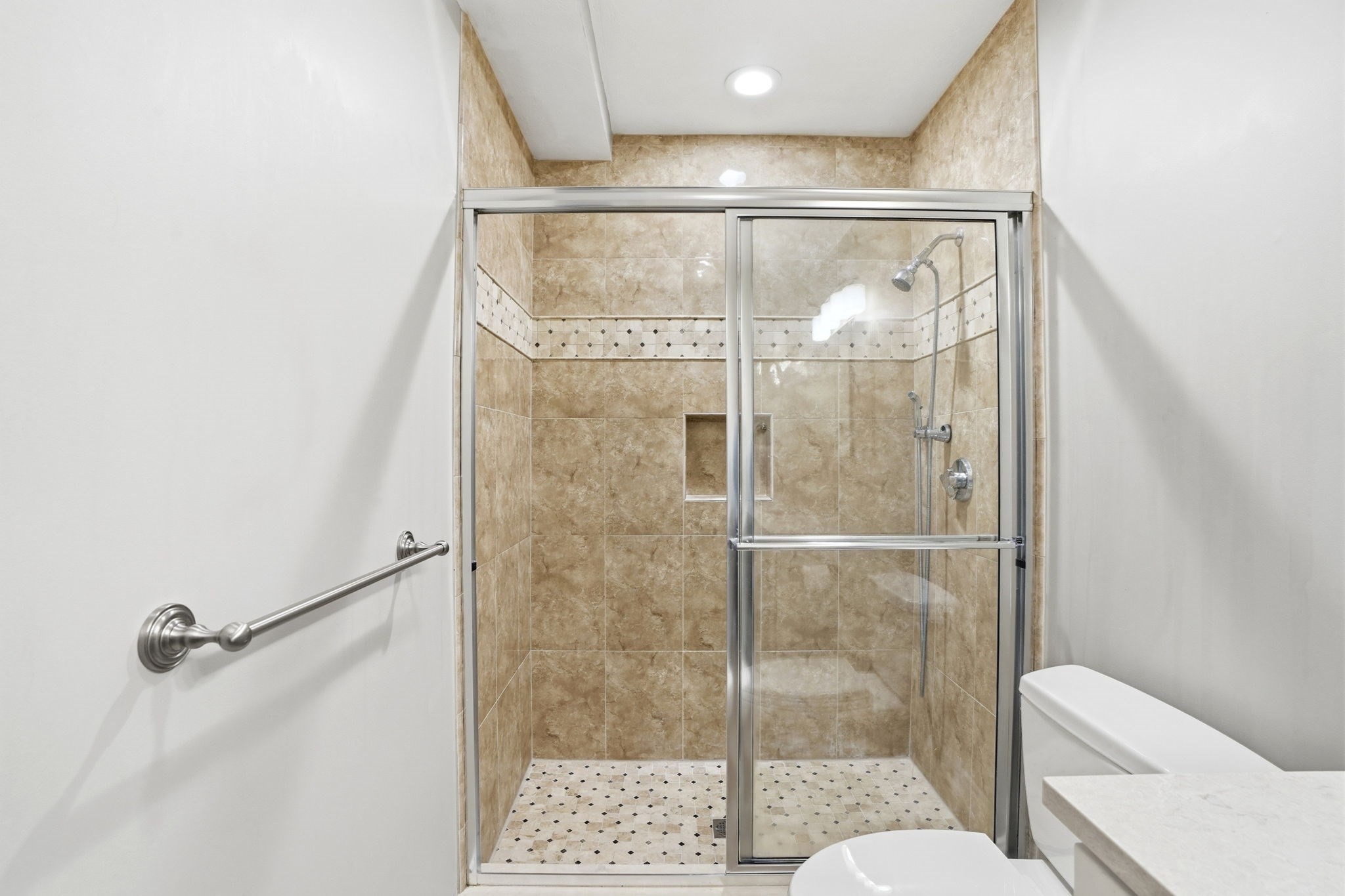 60 Lenox St # 11 Property Photo 18