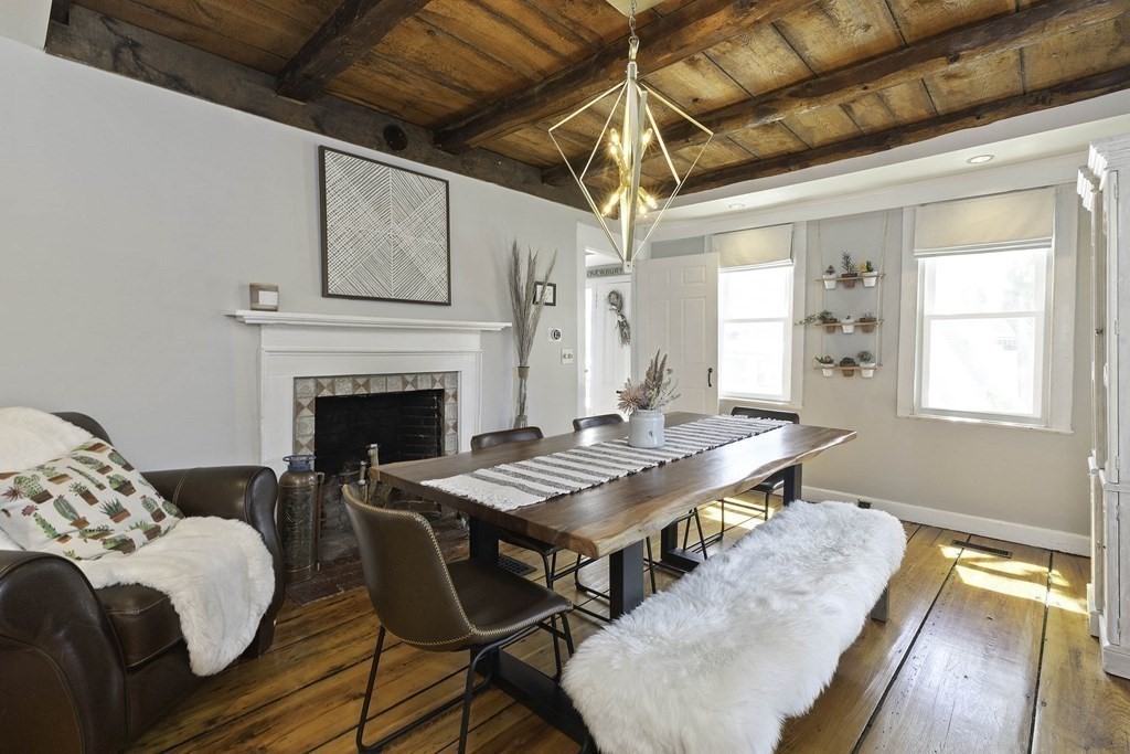 54 Ashland St Property Photo 9