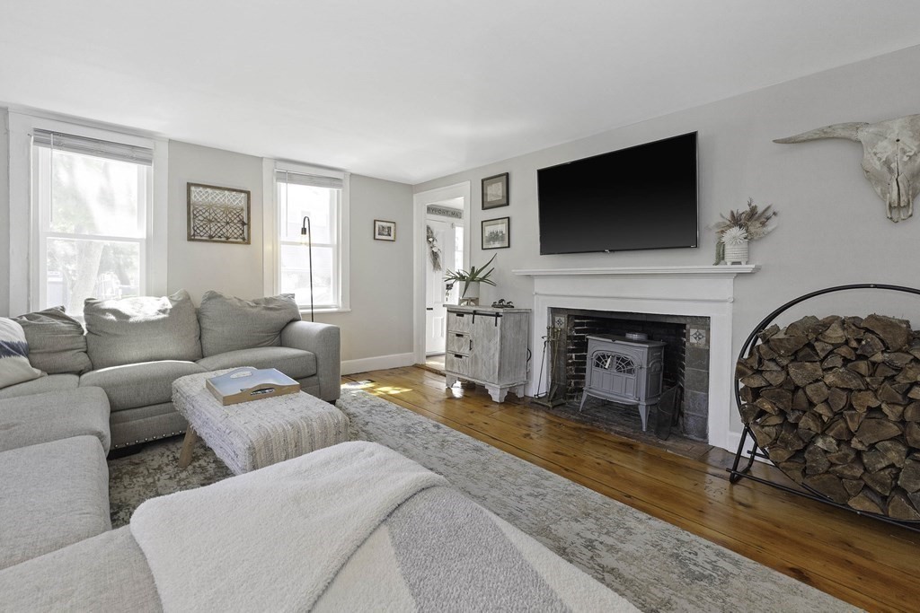 54 Ashland St Property Photo 14