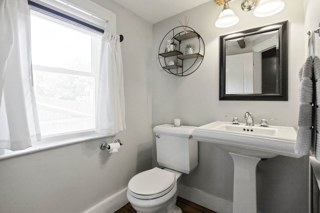 54 Ashland St Property Photo 16