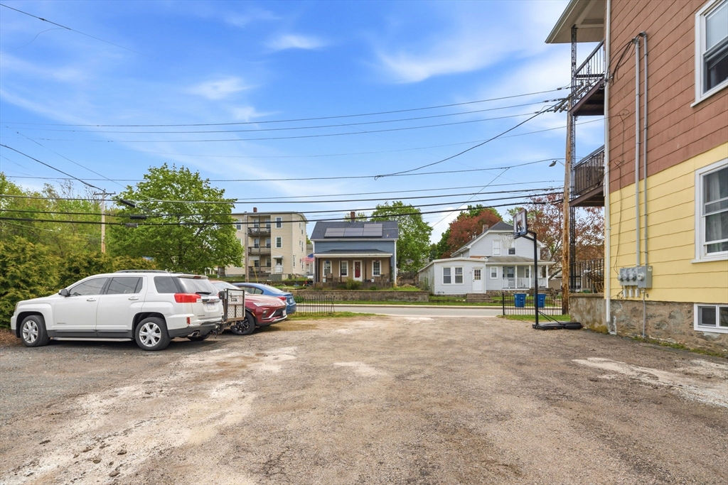 612 Rathbun St Property Photo 10