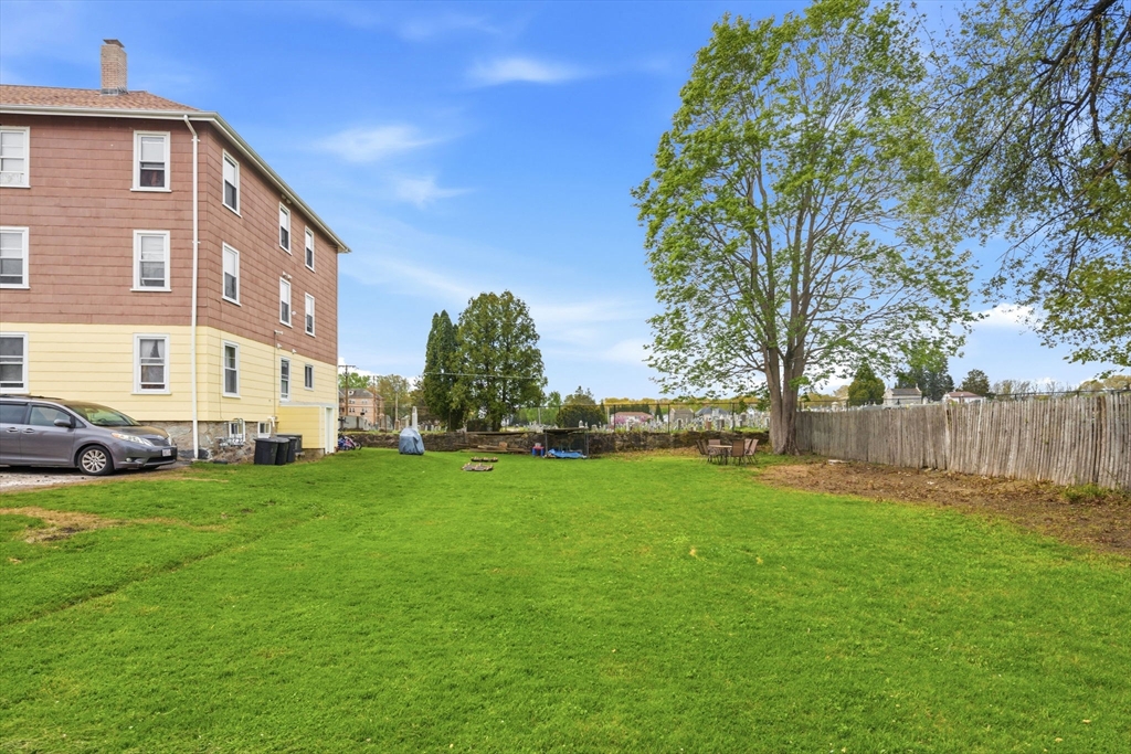612 Rathbun St Property Photo 11