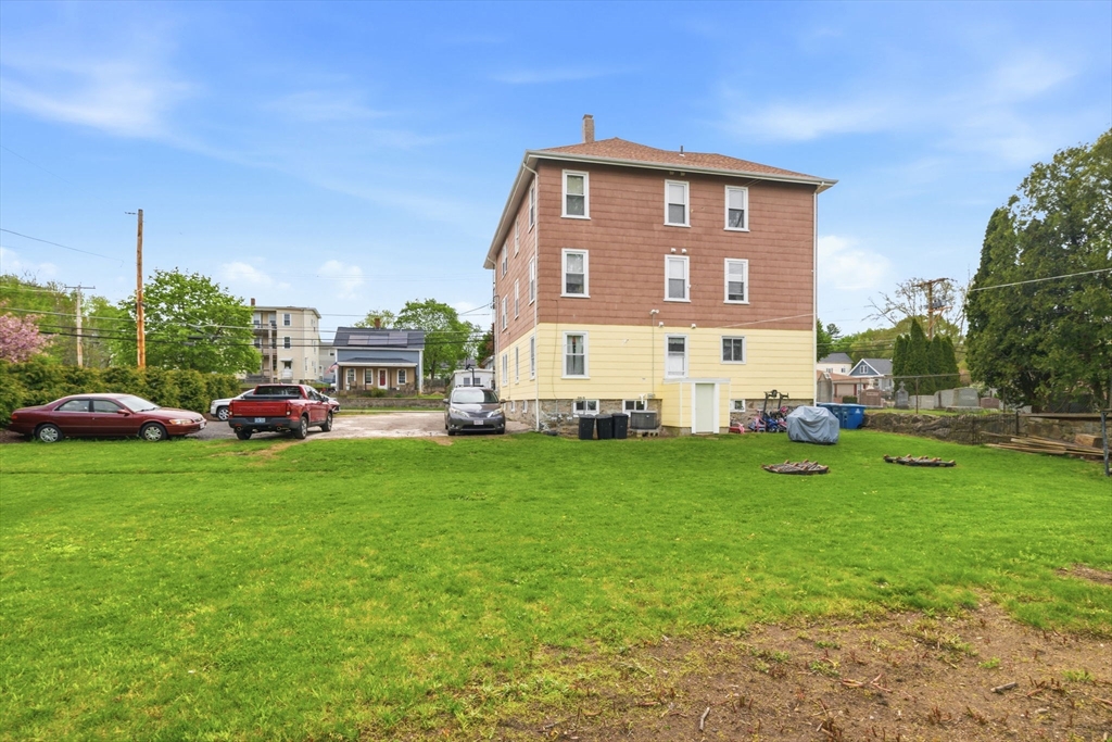 612 Rathbun St Property Photo 12