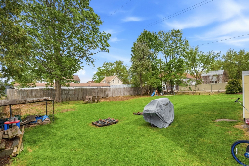 612 Rathbun St Property Photo 14