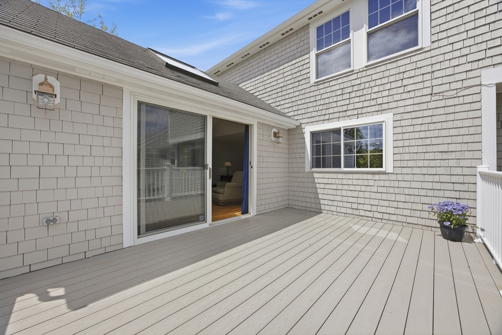 50 Harborview Rd Property Photo 4