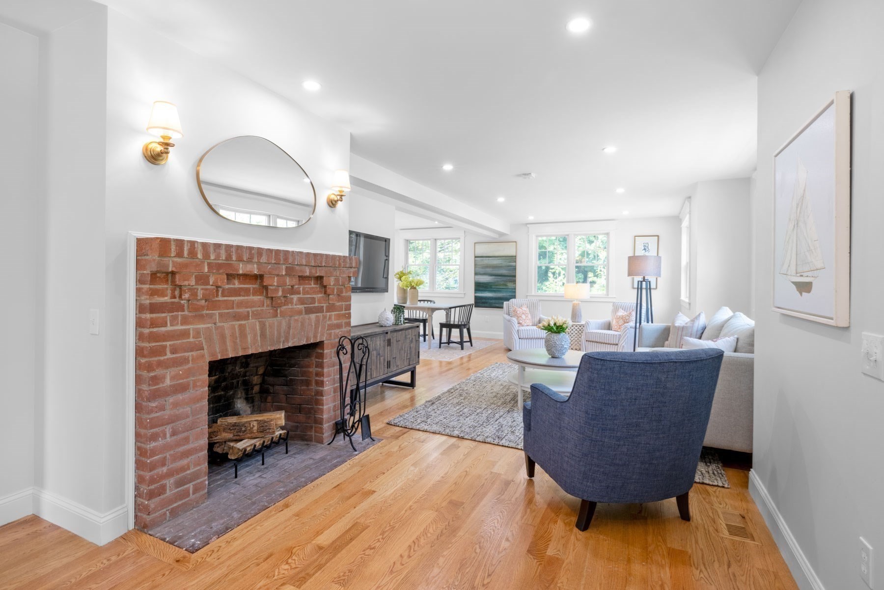 5 Pinetree Lane Property Photo 4