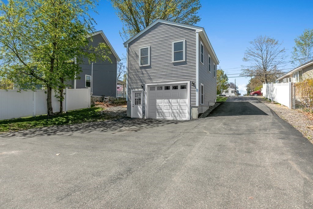 651 Nashua Rd Property Photo 3
