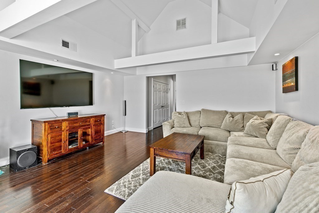 651 Nashua Rd Property Photo 15