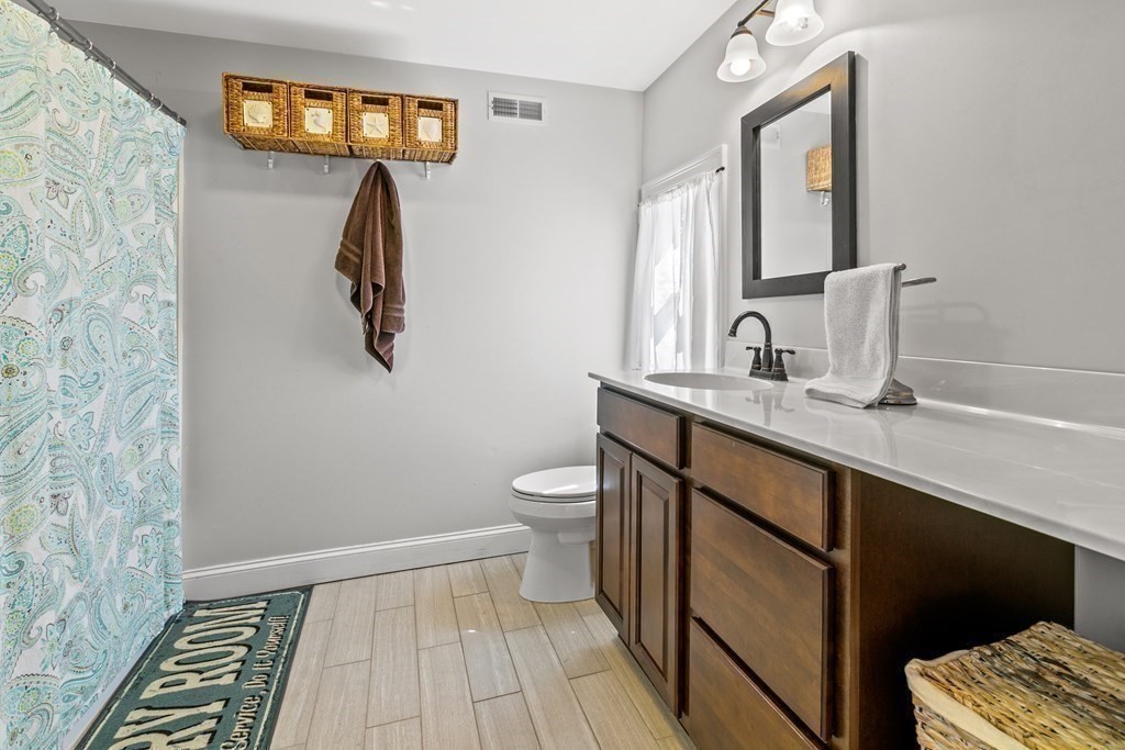 651 Nashua Rd Property Photo 23