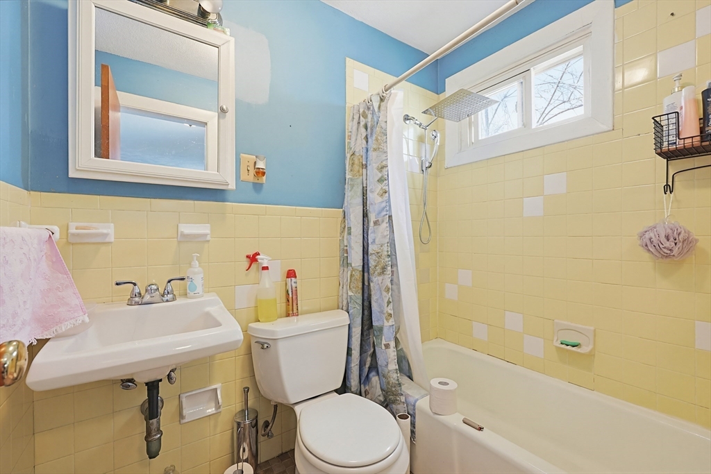 15 Kenneson Rd Property Photo 10