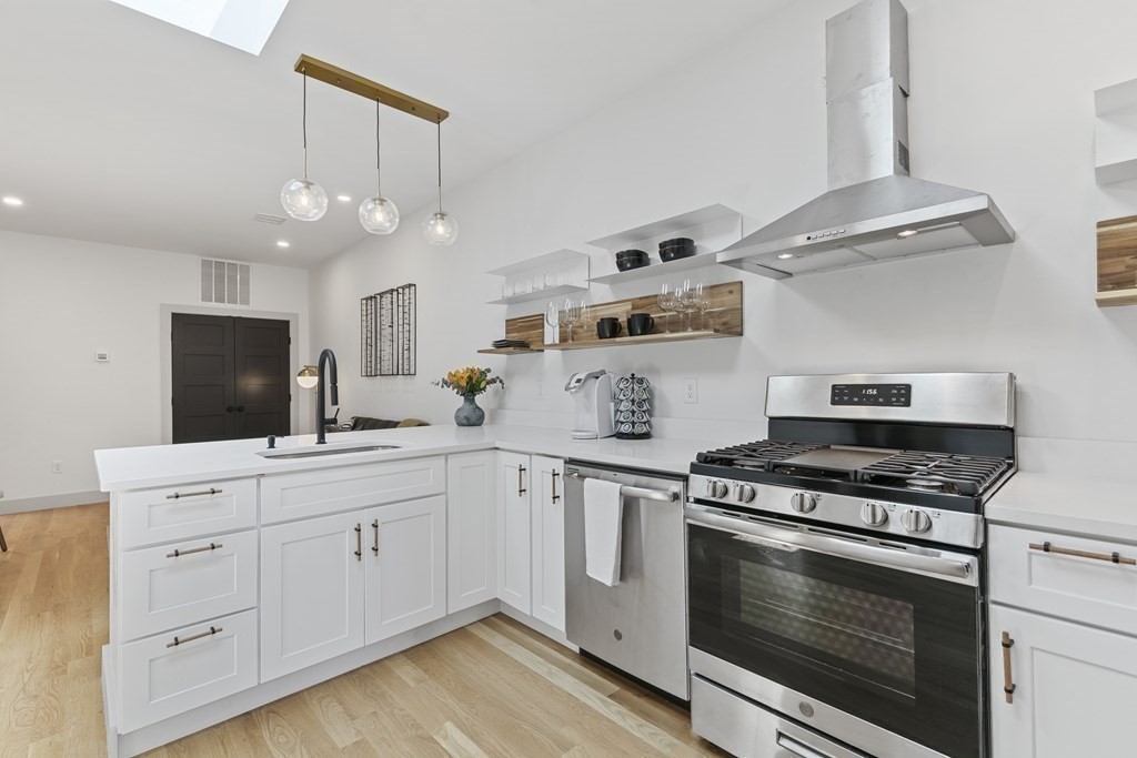 43 Wordsworth St # 3 Property Photo 5