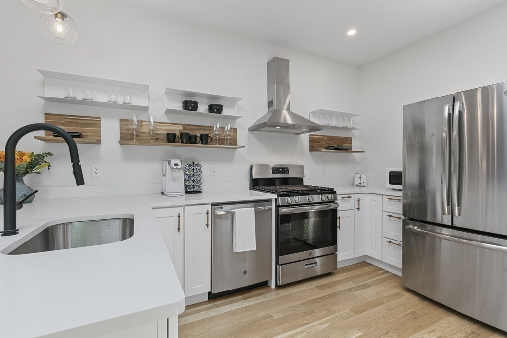 43 Wordsworth St # 3 Property Photo 8