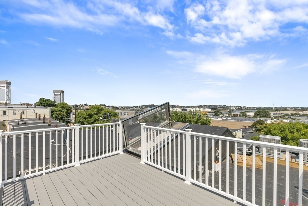 43 Wordsworth St # 3 Property Photo 11