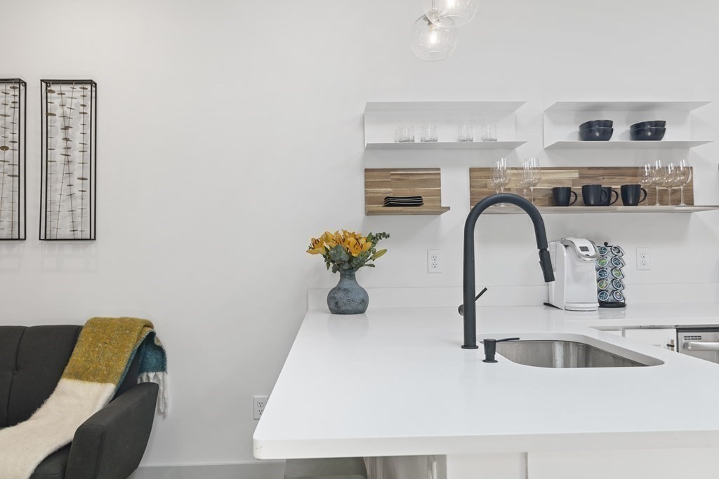 43 Wordsworth St # 3 Property Photo 24